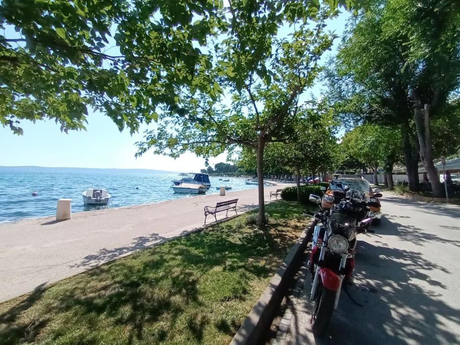Apartment Kalliope, 200M Sea Каштела Экстерьер фото